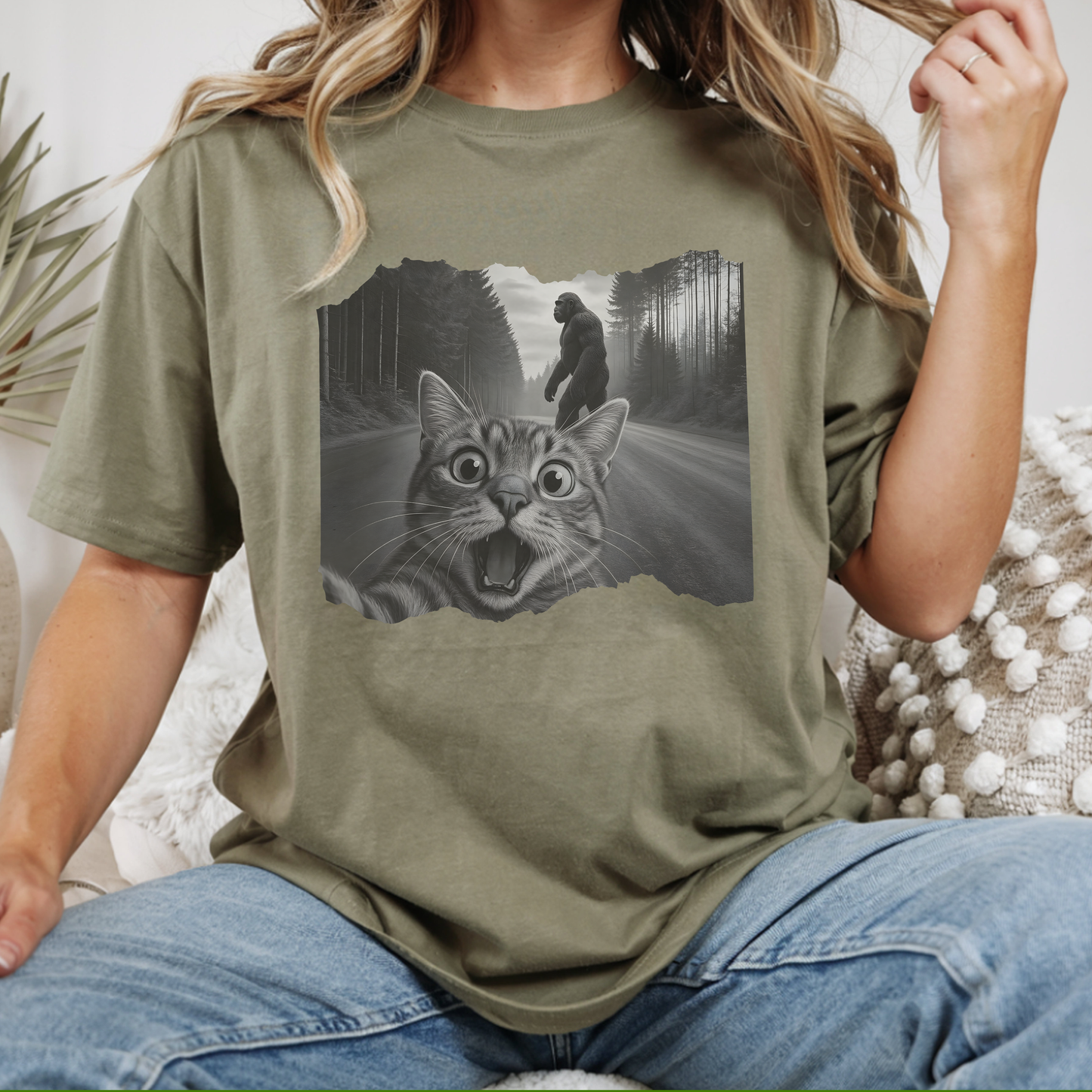 Selfie image of a cat and bigfoot tee - evrytang and more